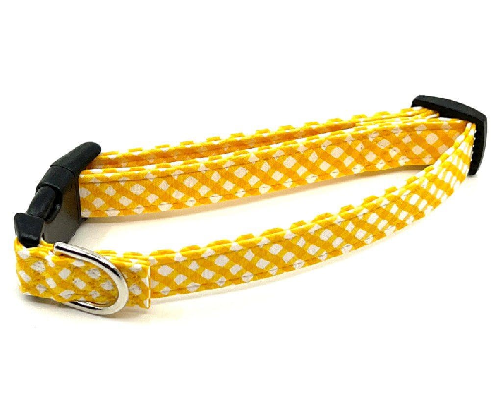 Yellow Gold Check dog collar.